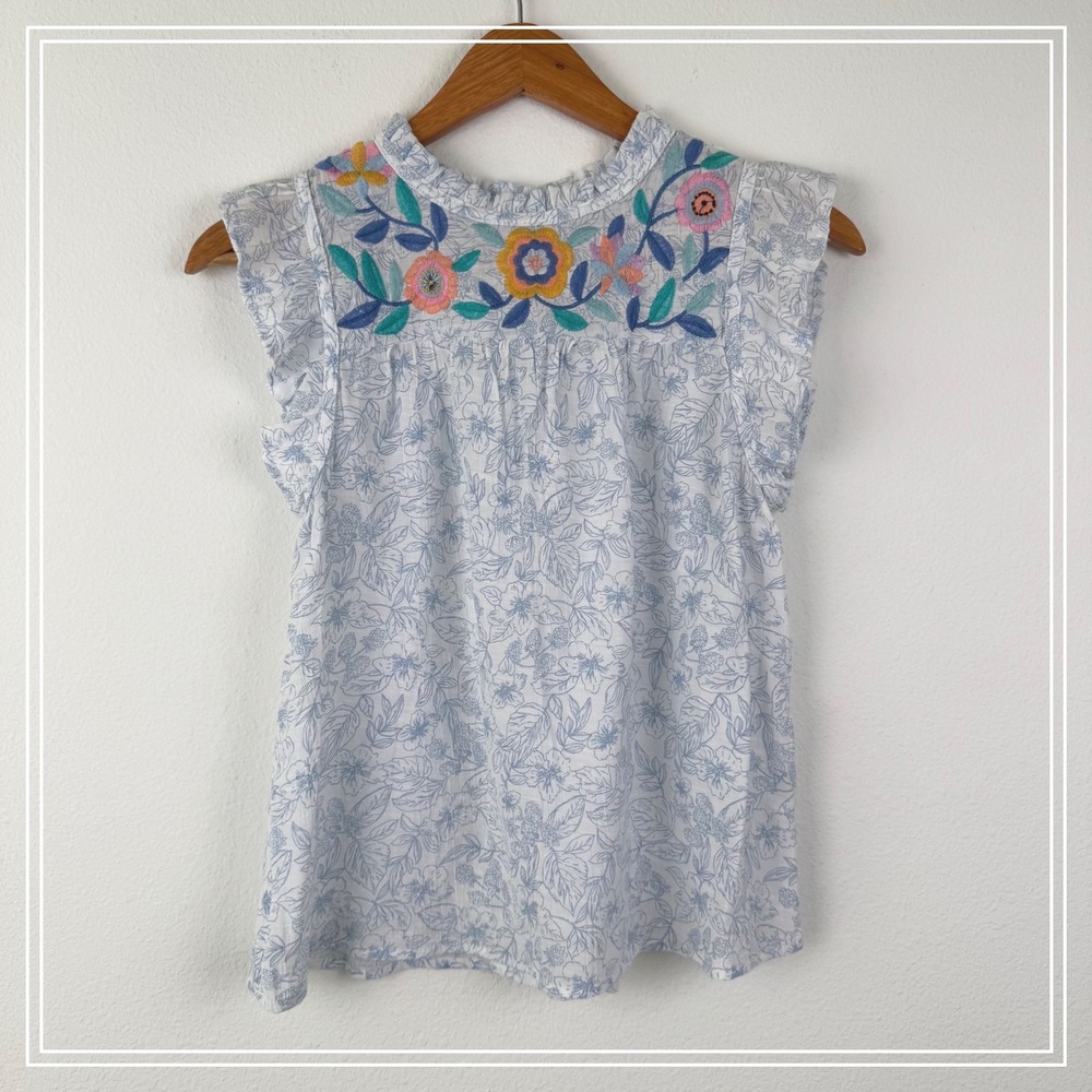 MINE Embroidered Floral Top Women Small White Blue Excellent Boho Flutter Sleeve